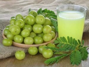 "amla juice for hair growth — बालों के लिए आंवला जूस benefits"