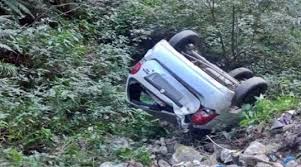 Uttarkashi : पोखरियाल गांव के पास अनियंत्रित होकर खाई में गिरी कार, एक युवक की मौत, दूसरा घायल