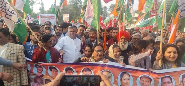 हरीश रावत ने श्रमिकों के समर्थन में उठाया बड़ा कदम,हरिद्वार में निकली पदयात्रा