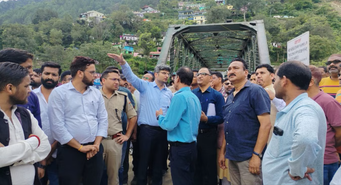 चमोली आपदा: Central Team ने Tharali का निरीक्षण किया, Aerial Survey से नुकसान का आकलन