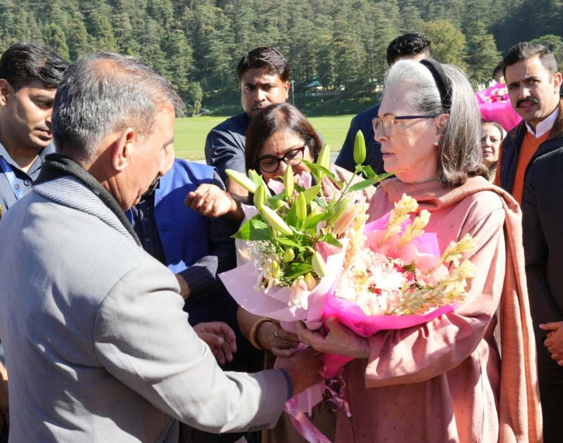 शिमला में सोनिया गांधी का आगमन